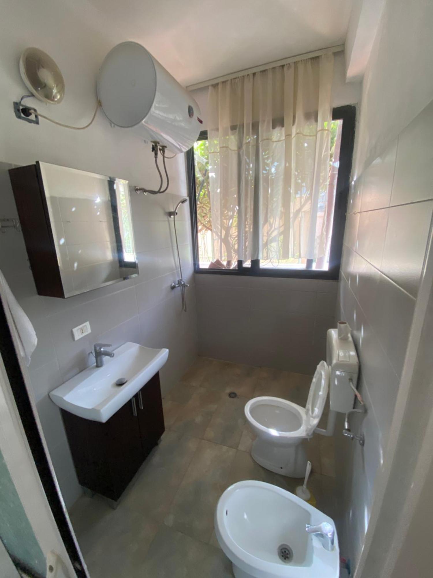 Lovely 2-Bedroom With Greenery View Durrës Exteriör bild